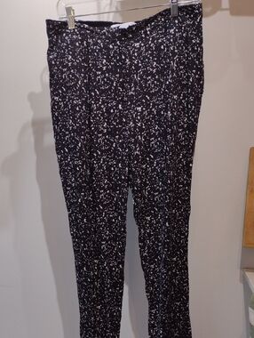 Diane Von Furstenburg 100% Silk Pants (Size 8)